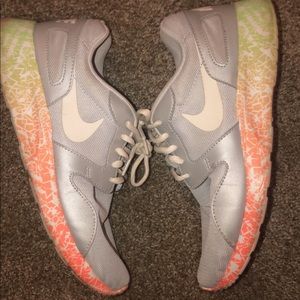 Nike Sneakers Size 9
